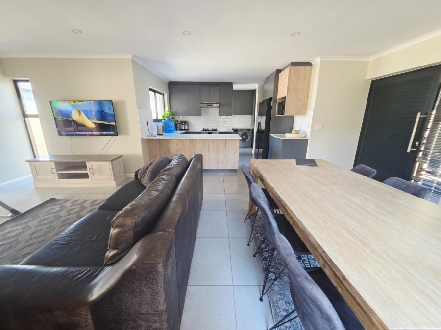 5 Bedroom Property for Sale in Sandown Western Cape